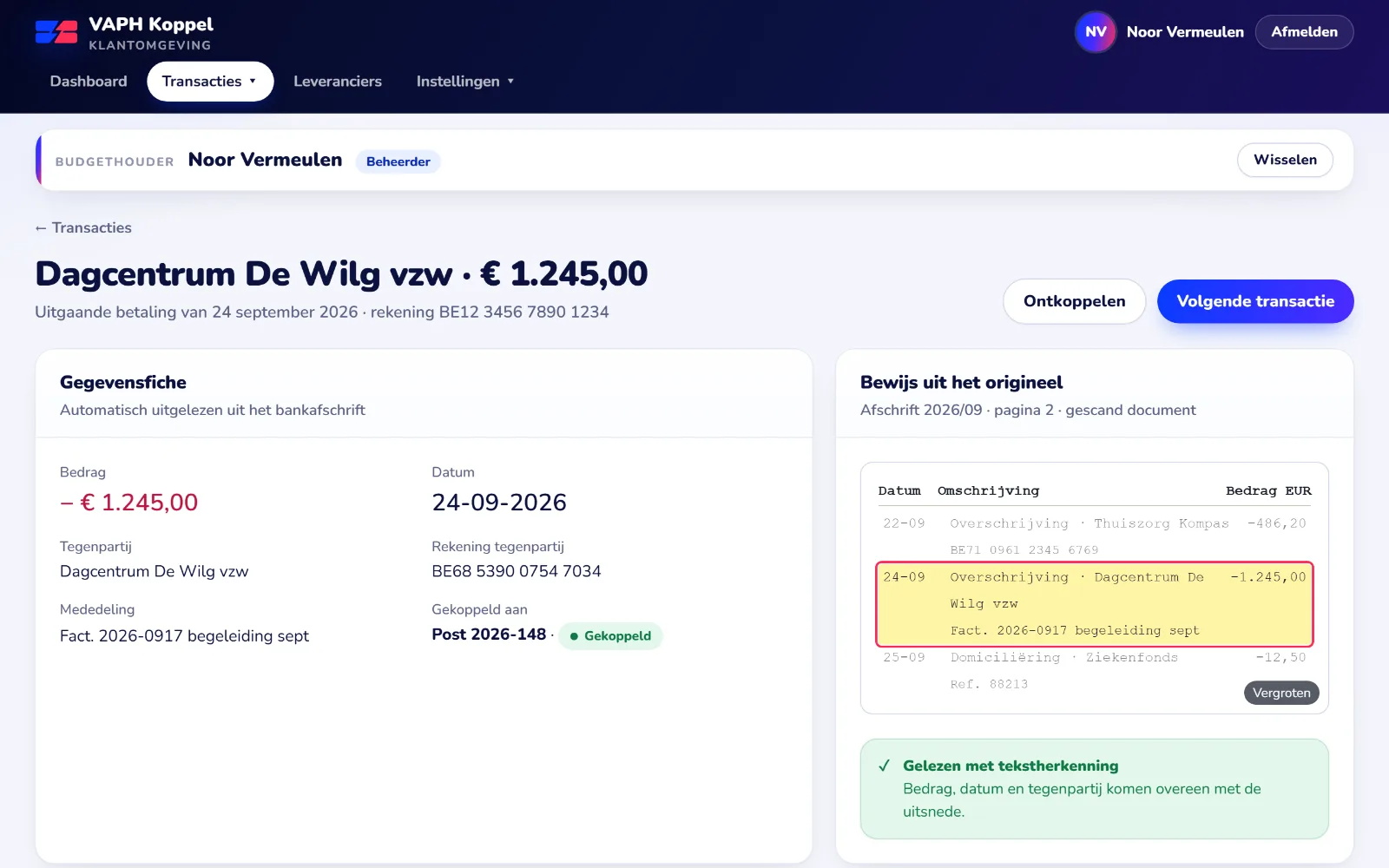 Detail van een transactie: links de uitgelezen gegevens zoals bedrag, datum en tegenpartij, rechts de gemarkeerde regel uit het gescande bankafschrift.